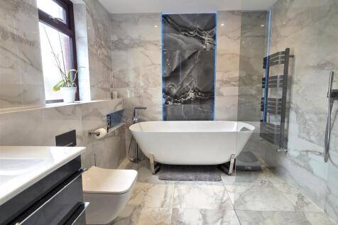 BATHROOM/WC