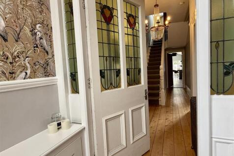 ENTRANCE VESTIBULE