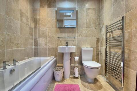 BATHROOM/WC