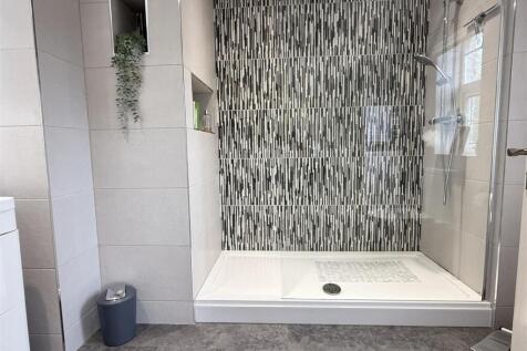 EN SUITE SHOWER/WC