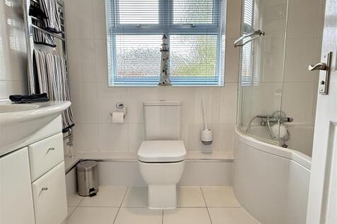 BATHROOM/WC