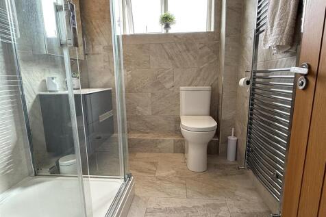 SHOWER ROOM/WC