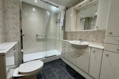 SHOWER ROOM/WC
