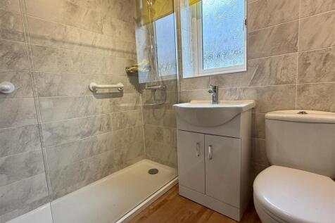 SHOWER ROOM/WC