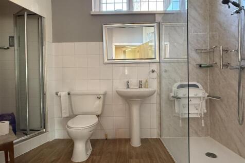 SHOWER ROOM/WC