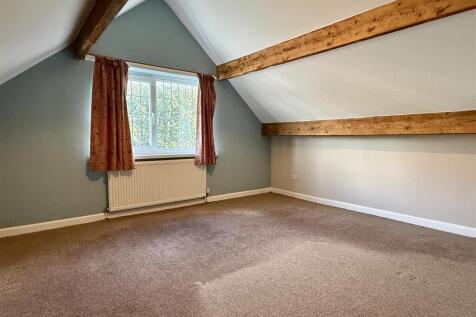 DOUBLE BEDROOM