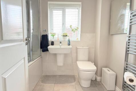 BATHROOM/WC