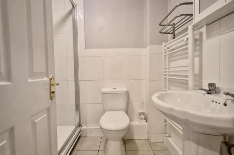 SHOWER ROOM/WC