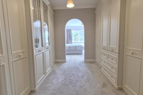 DRESSING ROOM