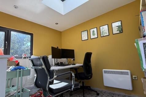 GARDEN OFFICE