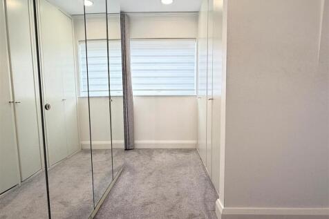 DRESSING ROOM