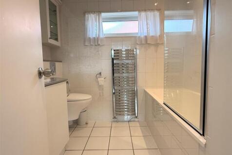 BATHROOM/WC