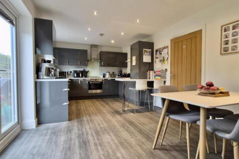 OPEN PLAN DINING KITCHEN