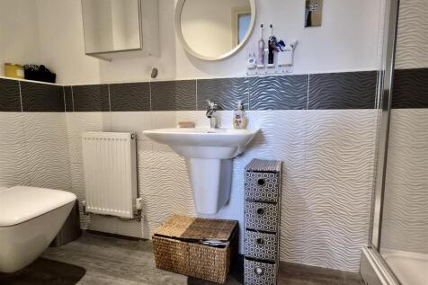 EN SUITE SHOWER/WC