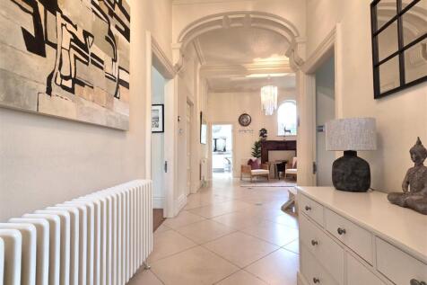 RECEPTION HALLWAY