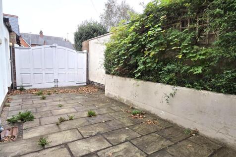 REAR COURTYARD