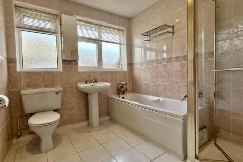 BATHROOM/WC