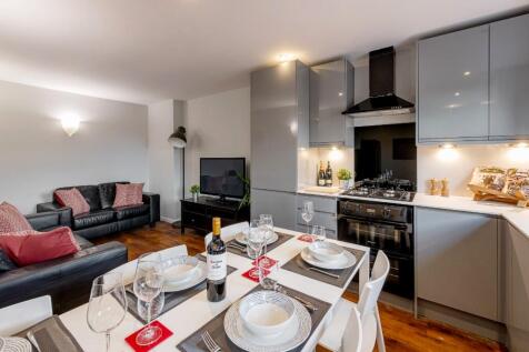 Kitchen / Lounge
