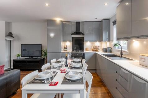 Kitchen / Lounge