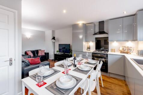 Kitchen / Lounge