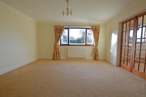 DINING ROOM/BEDROOM 4