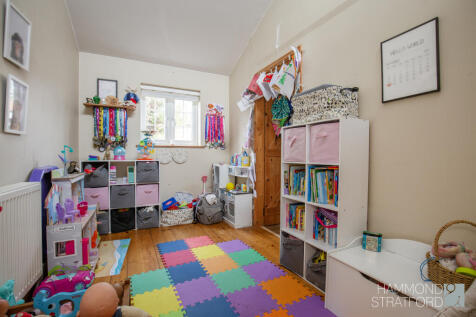 Playroom/Bedroom