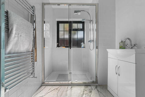 Annexe Shower Roo...