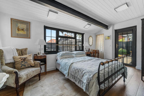 Annexe Bedroom 1