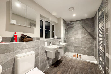 Hart avenue bathr...