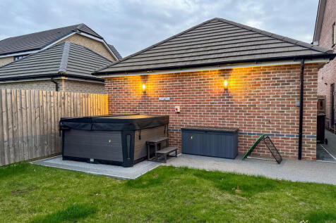 Hart avenue garde...