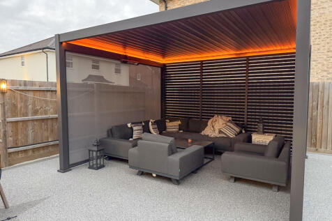 Hart avenue garde...