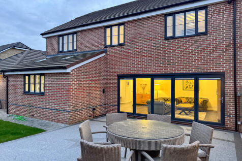 Hart avenue garde...