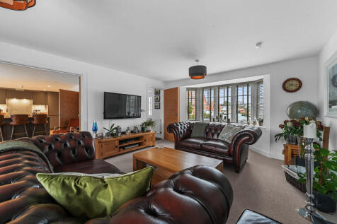 Tye Green living ...