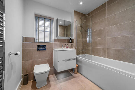 Tye Green bathroo...