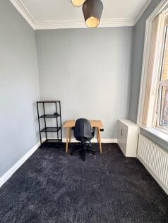 Bedroom 2/Office