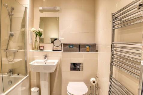 Bathroom.jpg