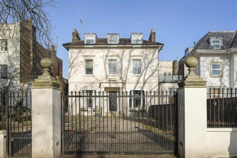 The Manor 22