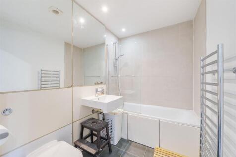 Bathroom.jpg