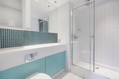Ensuite Bathroom.jpg