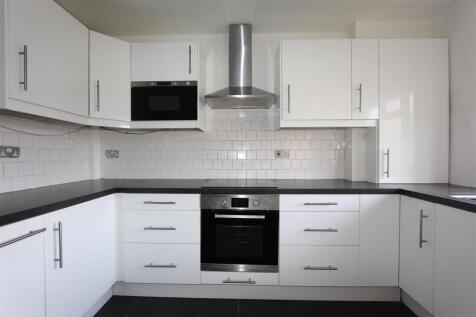 Kitchen (2).JPG