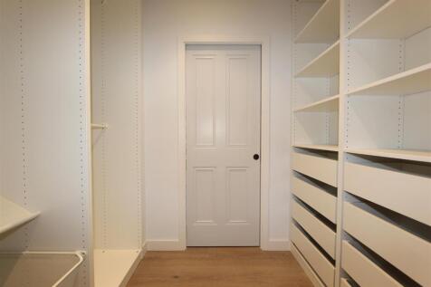 Walk-in Wardrobe