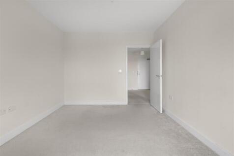 Bedroom 1 (2)