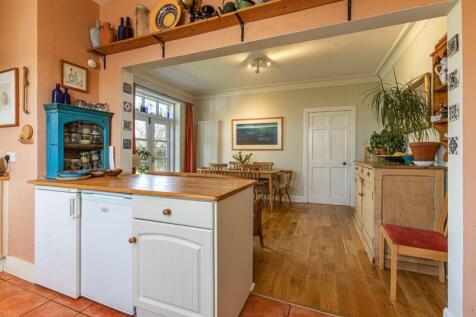 Kitchen to Dining Room 