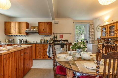 Breakfasting Kitchen