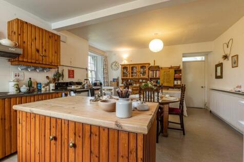 Breakfasting Kitchen