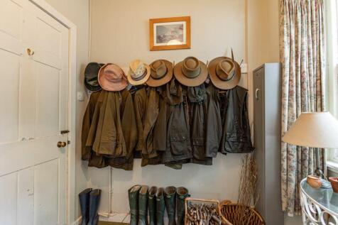 Cloakroom/WC