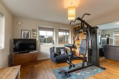 Family Room/Bedroom 4