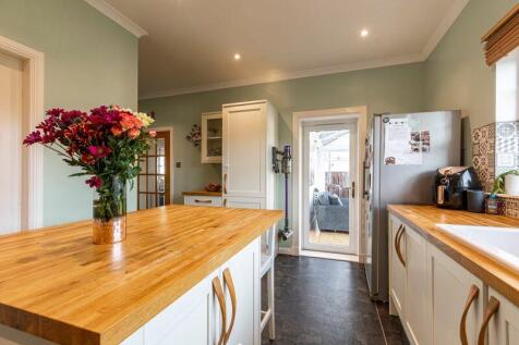 Breakfasting Kitchen 