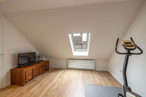 Coach House Bedroom 1
