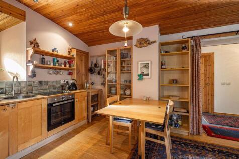 Kitchen/Dining Area